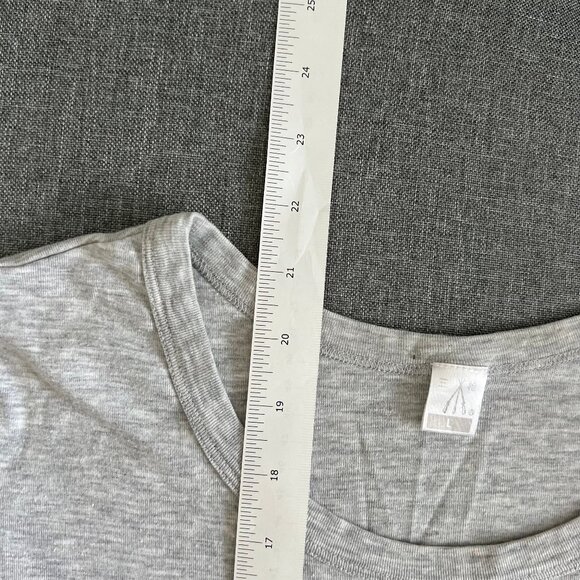 (2for$10) Grey Fitted Tee with Tulip Flower - Picture 8 of 12